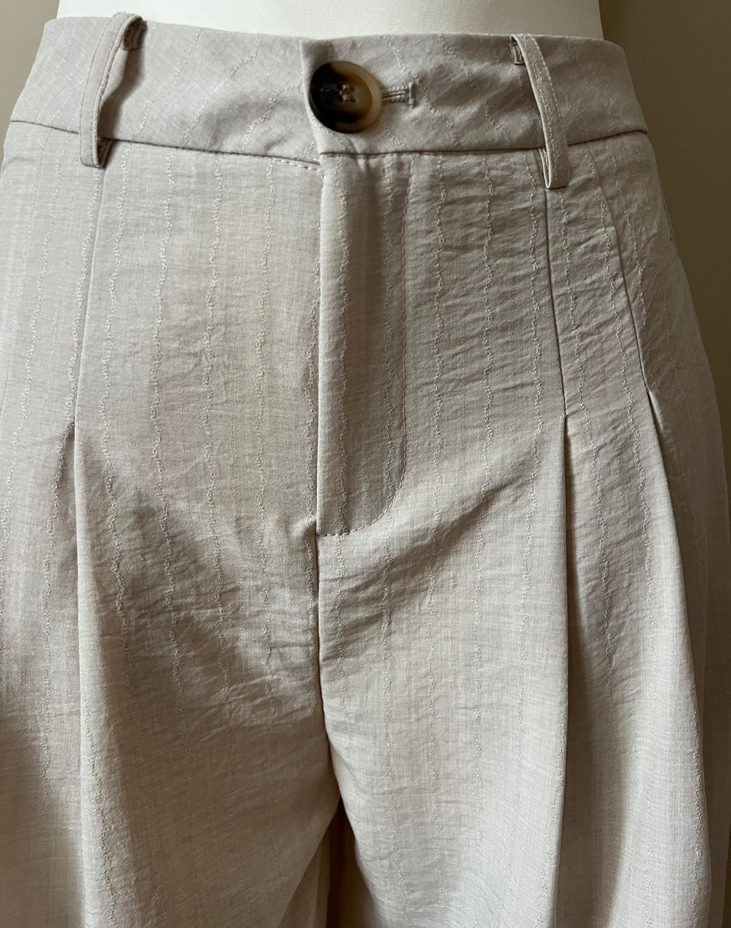 PANTALON FLUID BEIGE A PINCES