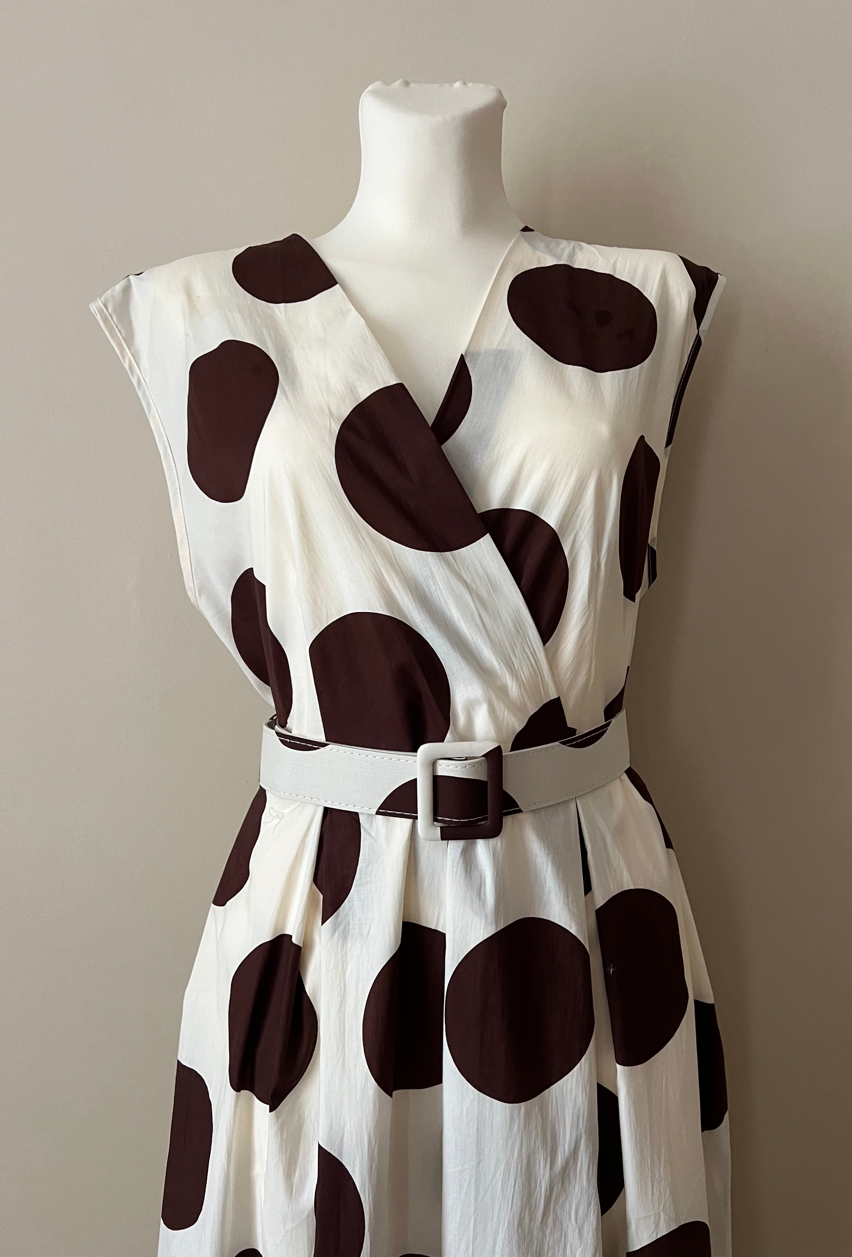 ROBE LONGUE A GROS POIS AVEC CEINTURE ASSORTIE